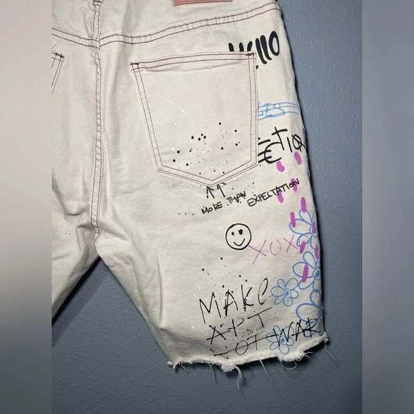 First Row Men Denim Shorts Sz 38 Hand Painted Distressed Boro Stitch 10” Inseam - Picture 5 of 10